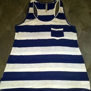 🔵⚪blue & white striped tank top with a small pocket on the left side of the top